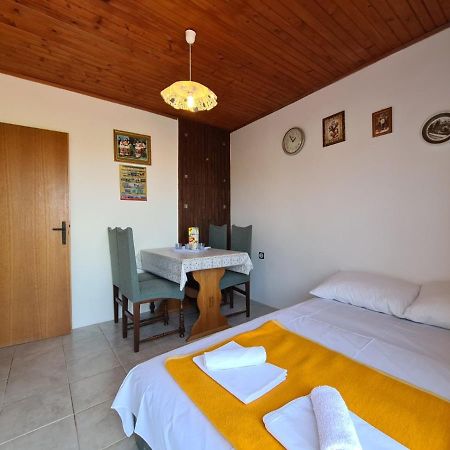 Apartments Zlatko 1397 Štinjan Buitenkant foto