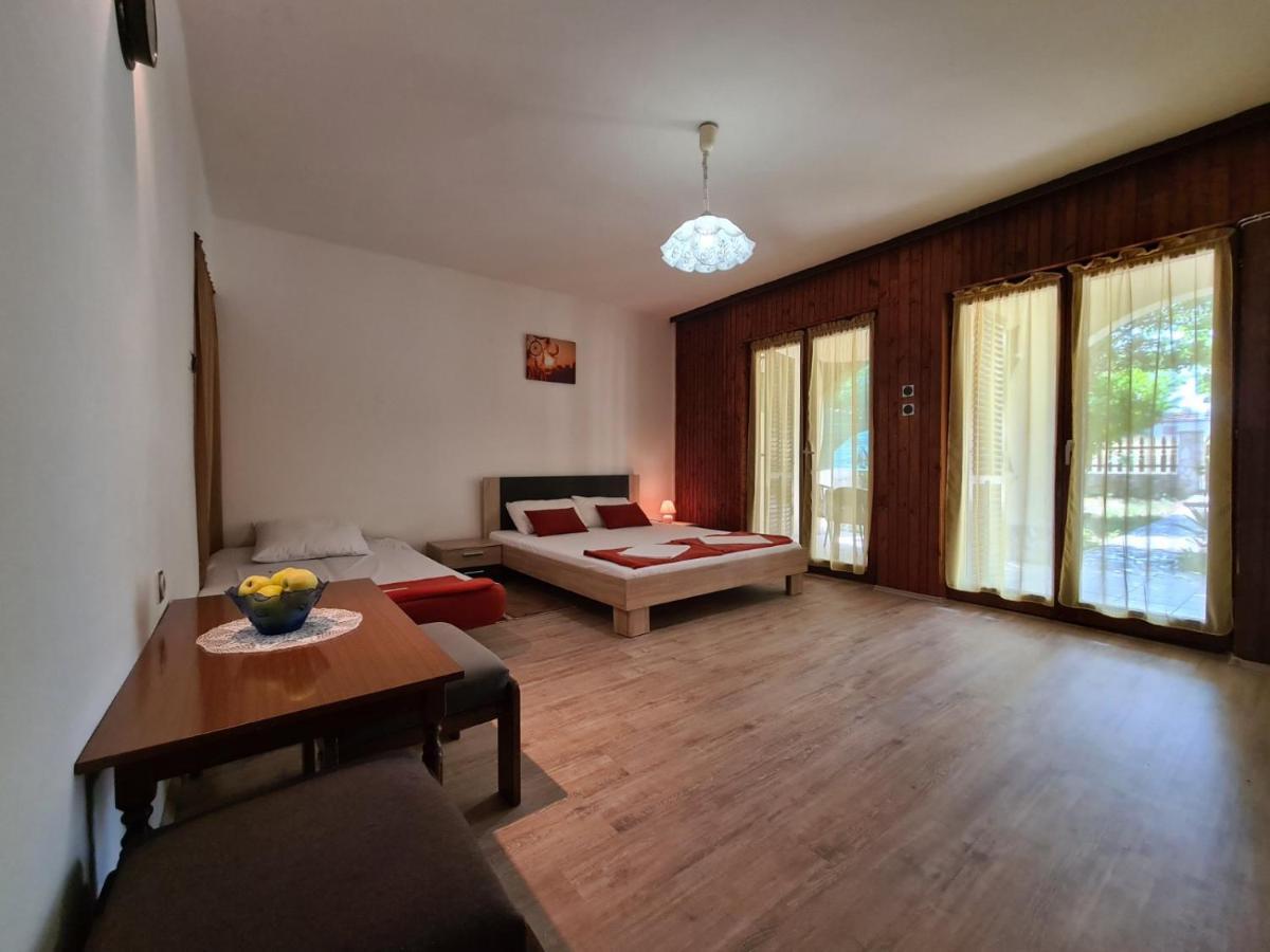Apartments Zlatko 1397 Štinjan Buitenkant foto